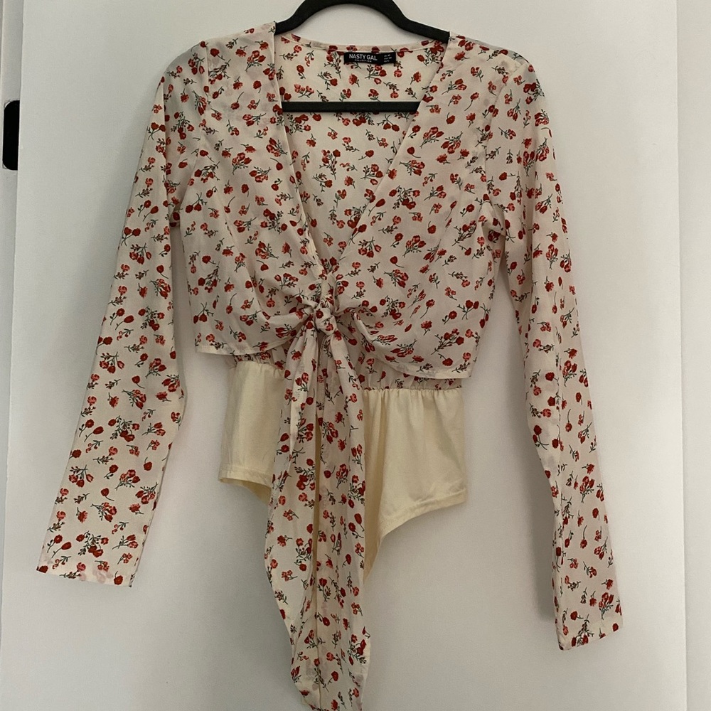SOLD! ❤️ Nasty Gal Floral Tie Front Bodysuit